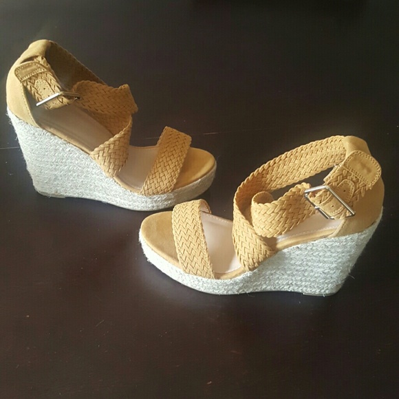 Platform Heels - Picture 3 of 11